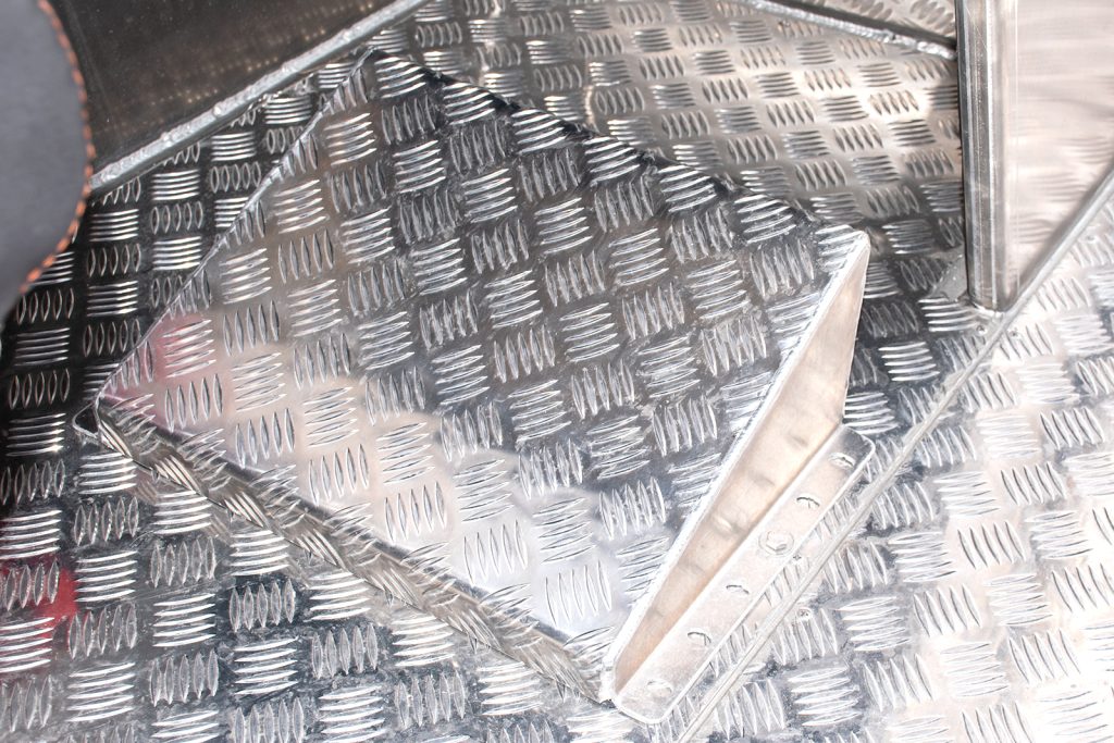 alukin-dp-650-fotstod